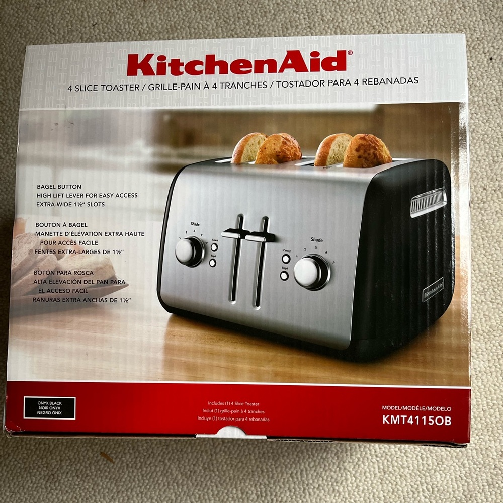 KitchenAid brand new 4 slice toaster w/ manual high lift lever